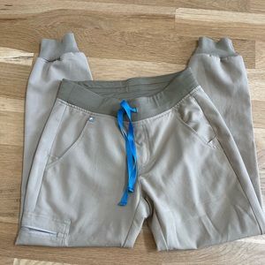 Fig scrub joggers xs petite